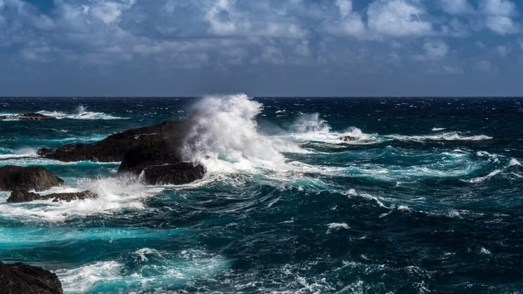 Top 10 Unknown and Fascinating Facts about the Indian Ocean: A Vital Body of Water